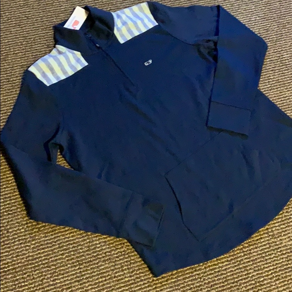 🆕 Vineyard Vines long sleeve top Medium